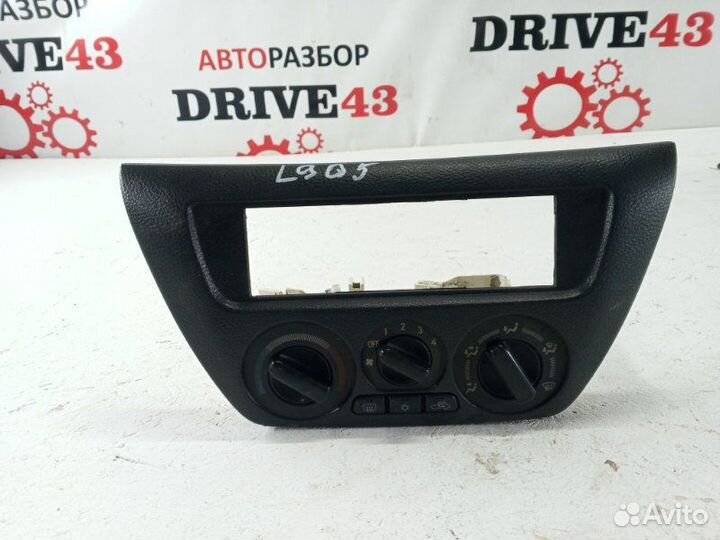 Блок управления климат-контролем Mitsubishi Lancer