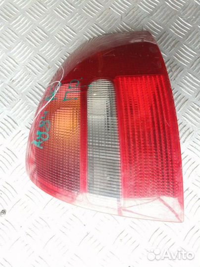 Фонарь наружный задний правый Audi A6 C5 2.4