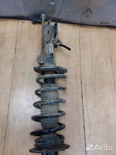 Стойка подвески передняя левая Opel Antara