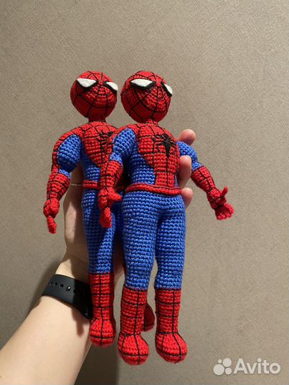 Человек паук игрушка вязанная ручной работы