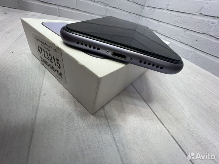 iPhone 11, 64 ГБ