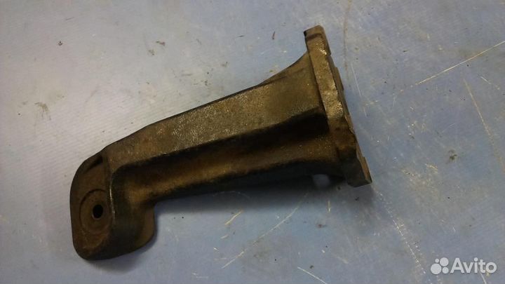 Кронштейн двигателя правый BMW X5 E53