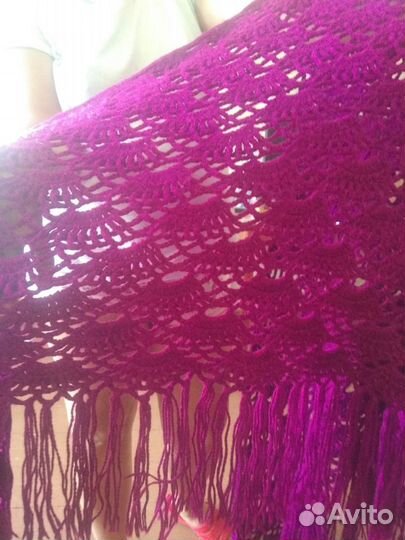 Шаль вязанная