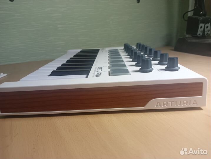 Midi-клавиатура Arturia minilab mk2