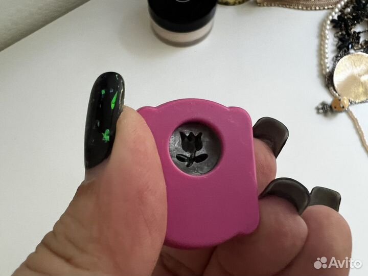 Фигурный дырокол для скрапбукинга цветочек