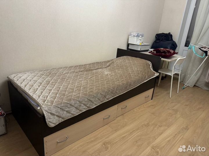 Кровать 90х200 с ящиками и матрасом
