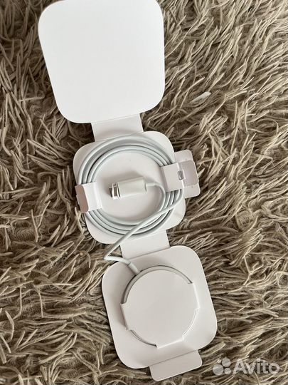 Беспроводная зарядка для iPhone