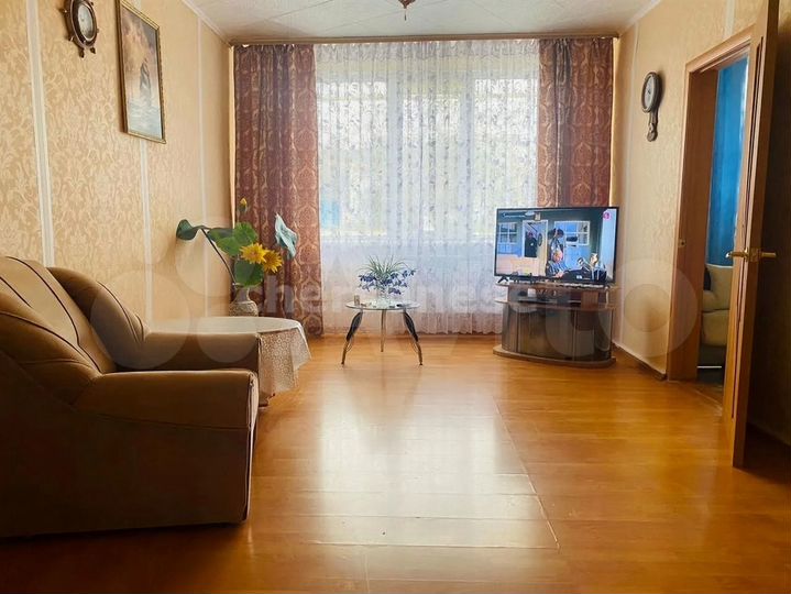 2-к. квартира, 61 м², 1/2 эт.