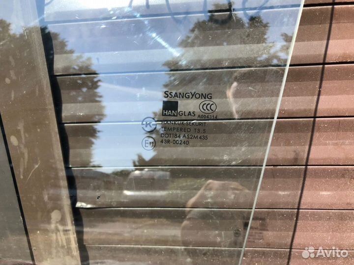 Стекло переднее левое SsangYong Kyron