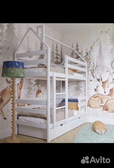 Детская кроватка домик