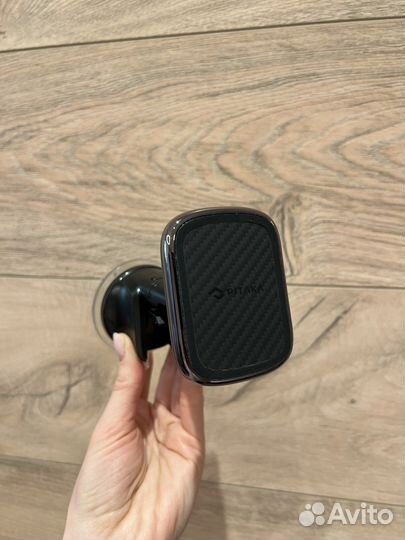 Автомобильный держатель Pitaka для телефона