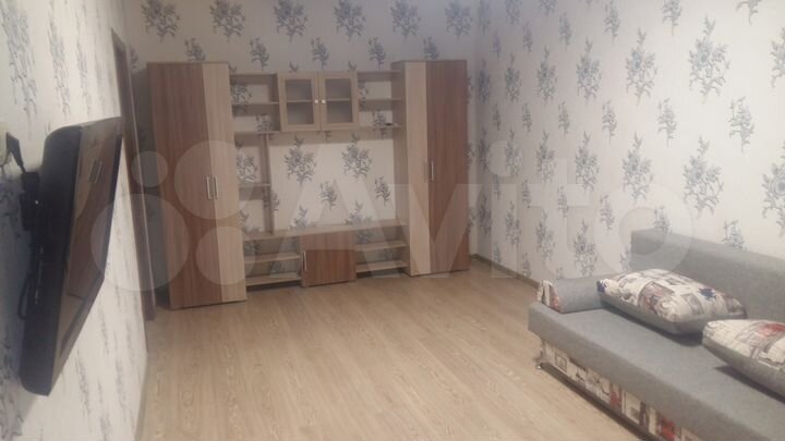 2-к. квартира, 61 м², 1/10 эт.