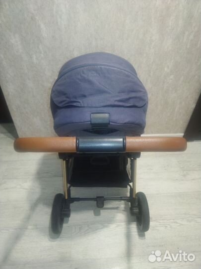 Прогулочная коляска с перекидной ручкой бу