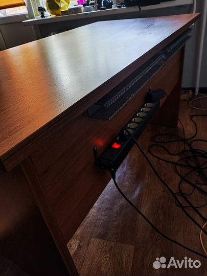 Стол