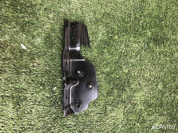 Кронштейн петли капота опель астра j левый