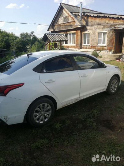 Hyundai Solaris 1.4 AT, 2018, битый, 265 714 км