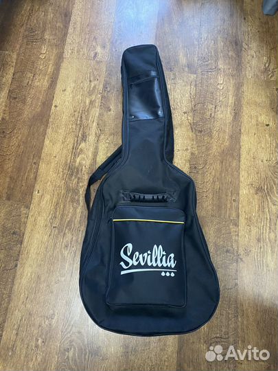 Акустическая гитара