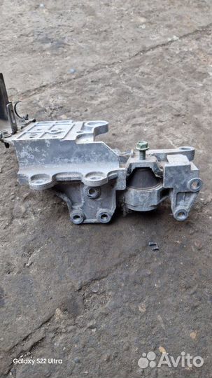 Подушка АКПП Nissan Qashqai J10 MR20 2010