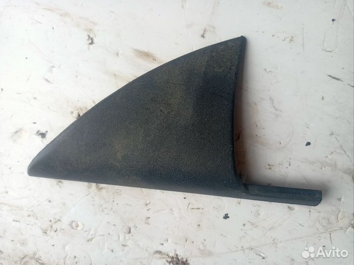 Крышка зеркала внутренняя левая Audi 100 C4 седан