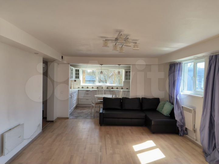 Дом 210 м² на участке 8 сот.