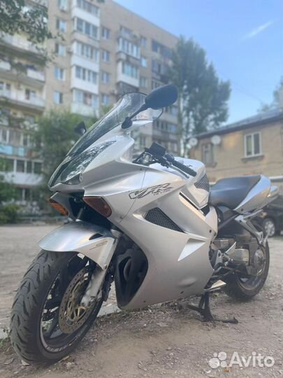 Honda vfr800 2002