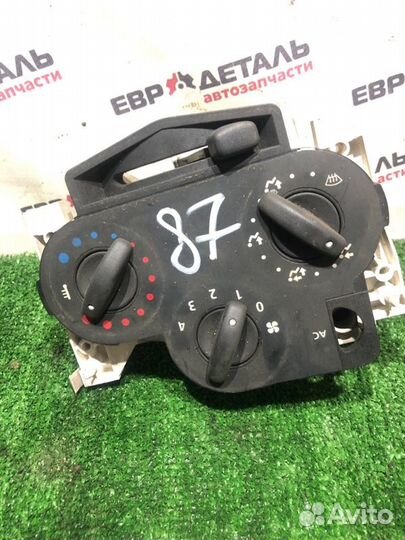 Блок управления отопителем Renault Logan седан 1.4