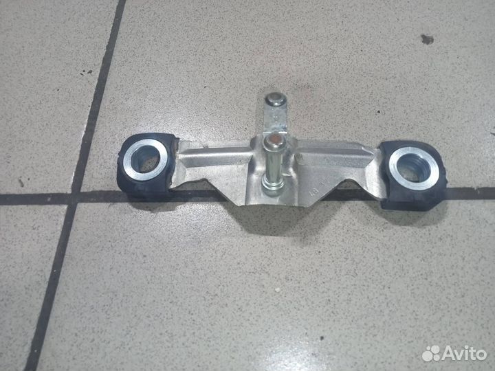 Ответная часть замка багажника Фабия 2 рестайлинг