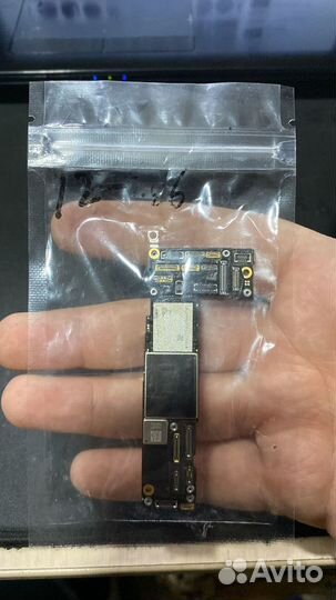 Материнская Плата на iPhone 12 (64GB) Заблокирован