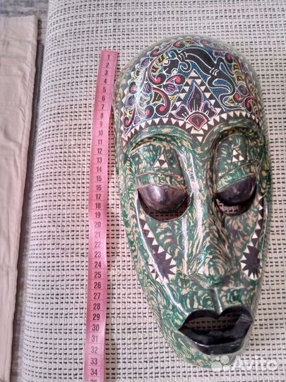 Маска настенная. Индонезия.Две ящерицы