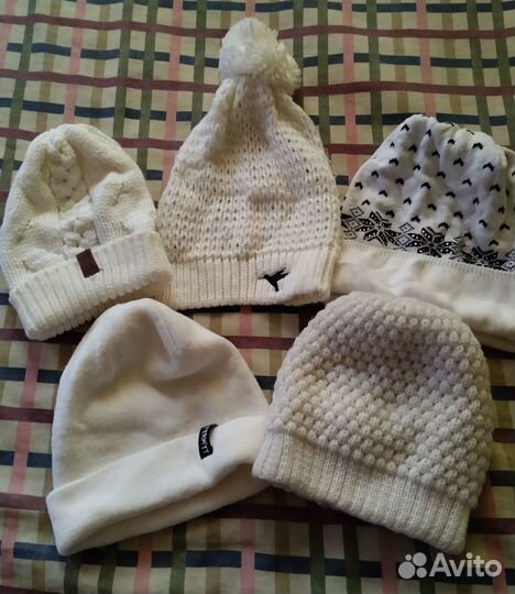 Шапки женские белые разные