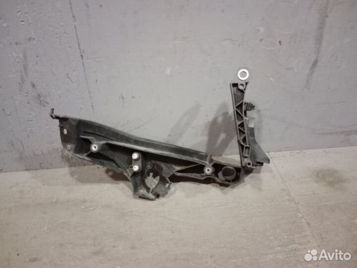 Крепление фары переднее левое Audi A4 B8 Дорест