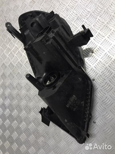 Фара правая Opel Zafira B