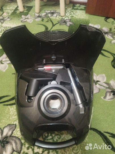 Пылесос Vitek 8108 вк