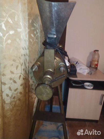 Кофемолка электрическая производства Армения