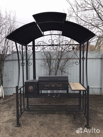 Мангал с крышей