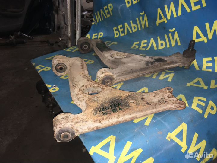 Передний нижний рычаг Opel Vectra B