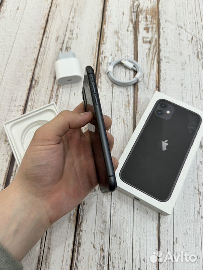 iPhone 11, 64 ГБ