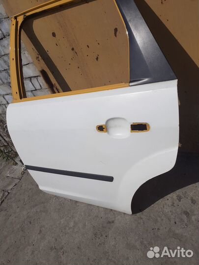 Дверь задняя левая универсал Ford Focus 2