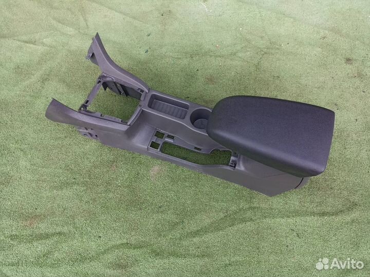 Накладка консоли Ford Focus 2 хетчбек 5дв. 1.6