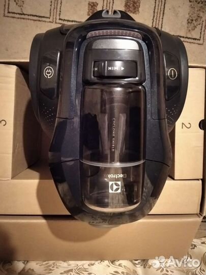 Пылесос циклон Electrolux PC91 - H6STM