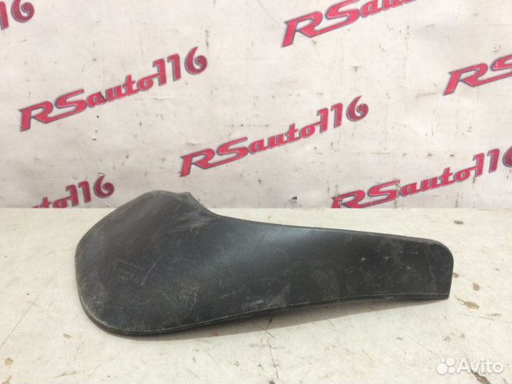 Брызговик задний правый Land Rover Range Rover