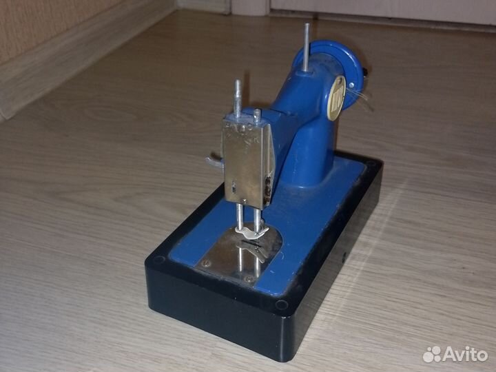Детская швейная машинка СССР