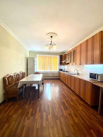 Дом 287 м² на участке 12 сот.