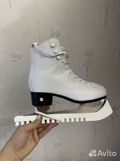 Коньки фигурные ращмер 36