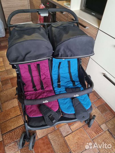 Коляска для двойни joie air twin