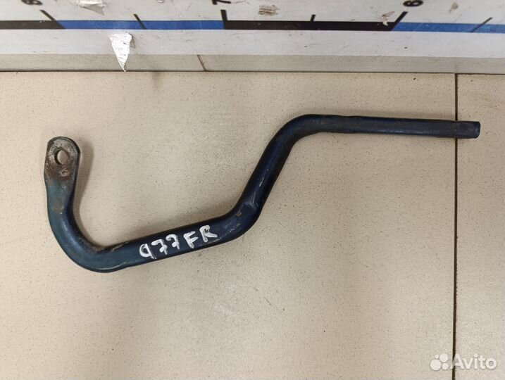 Петля капота правая Chrysler Voyager/Caravan (RG) 2001-2008