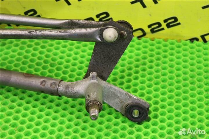 Мотор стеклоочистителя передний Toyota Ractis