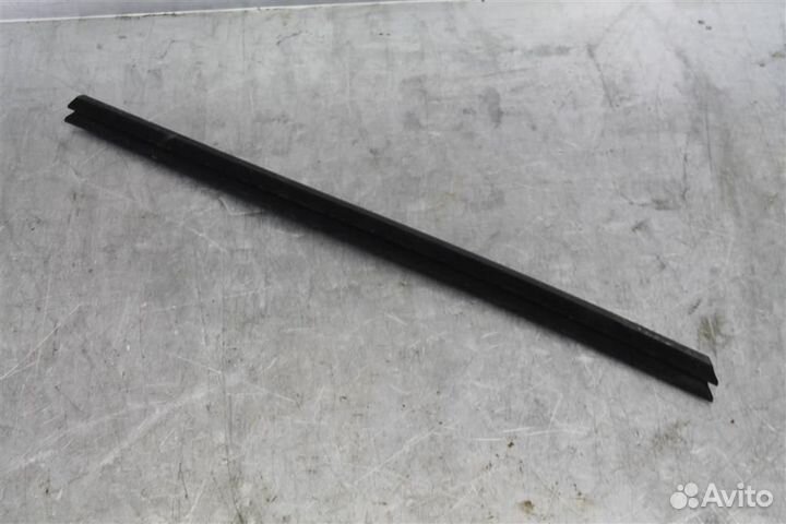 Уплотнитель стекла двери задней правой Ford Focus