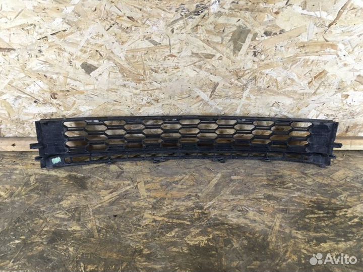 Решетка в бампер передняя Skoda Rapid