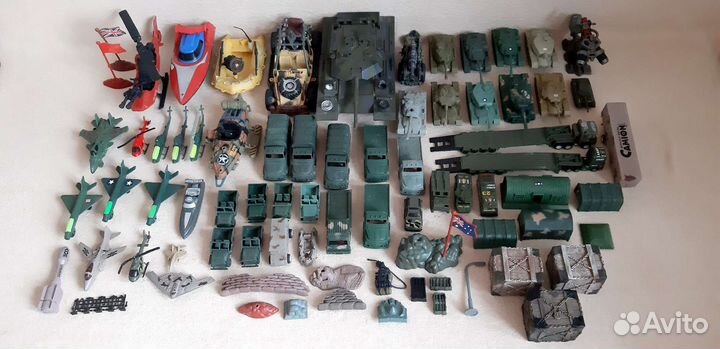 Игрушки разные. Детский конструктор механика